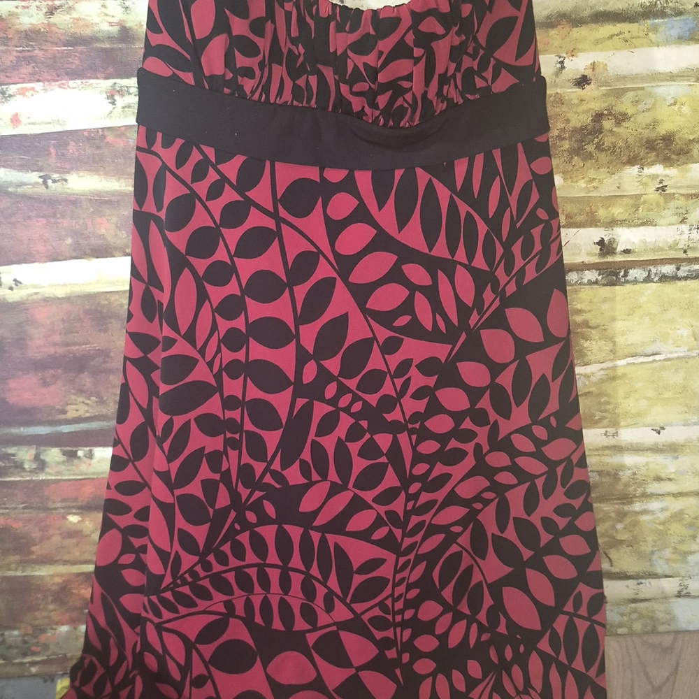Elegant Black and Red Leaf Pattern Midi Dress